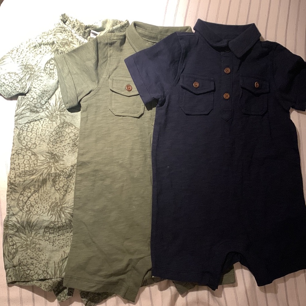 Set of 3 short baby rompers